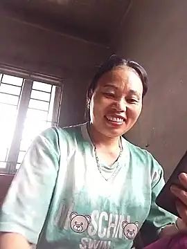 Snapshot of Maikha08 chatting on May 2026 04:28:01 AM Maikha08 online show from May 2026 04:28:01 AM