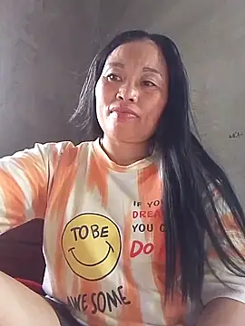 Snapshot of Maikha08 chatting on May 2026 07:35:02 AM Maikha08 online show from May 2026 07:35:02 AM