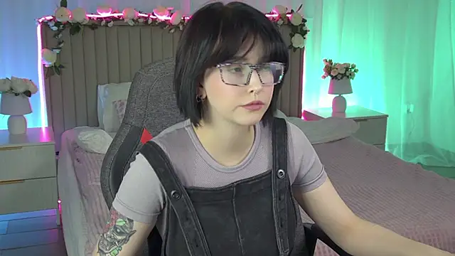 ElenaSomerhalder online show from January 2026 09:47:02 AM