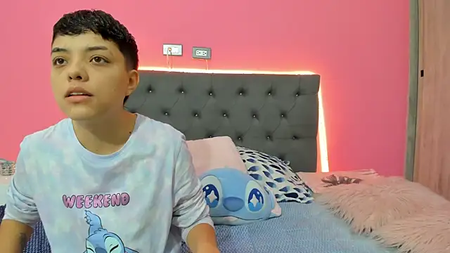 Snapshot of ariloe_quintero chatting on February 2026 12:10:02 PM ariloe quintero online show from February 2026 12:10:02 PM