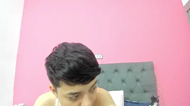 Snapshot of ariloe_quintero chatting on February 2026 12:34:02 PM ariloe quintero online show from February 2026 12:34:02 PM