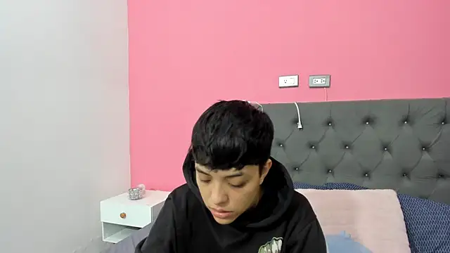 Snapshot of ariloe_quintero chatting on March 2026 01:06:02 PM ariloe quintero online show from March 2026 01:06:02 PM