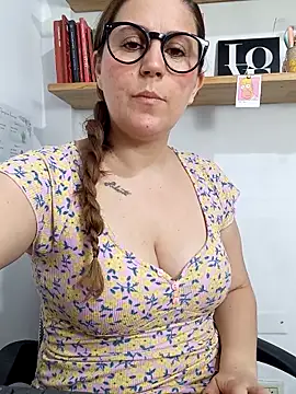 SofiEsteves online show from April 2026 02:32:02 PM