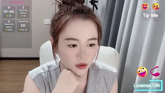 Amireux-8 online show from April 2026 11:54:02 AM