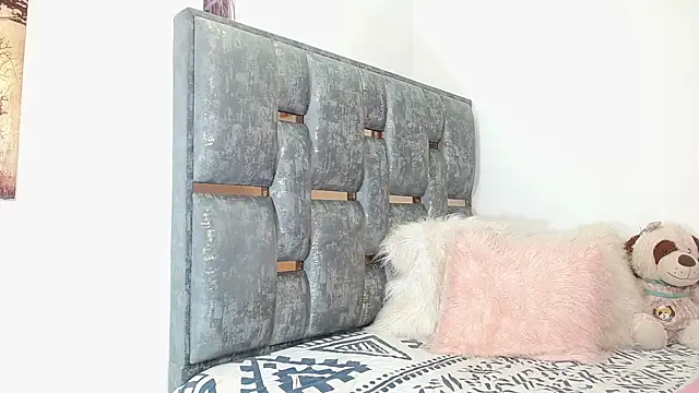 Snapshot of titania1502 chatting on January 2026 11:40:01 PM titania1502 online show from January 2026 11:40:01 PM