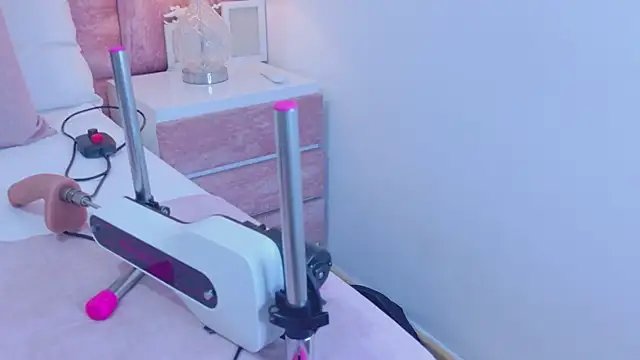 ScarlettFoox online show from March 2026 06:47:01 PM