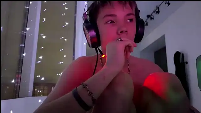 MilesSwanson online show from December 2025 10:06:02 PM