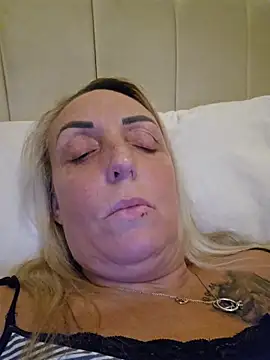 theblondecocklover online show from February 2026 12:30:02 AM