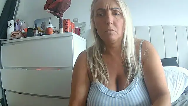 Snapshot of theblondecocklover chatting on June 2026 04:28:02 PM theblondecocklover online show from June 2026 04:28:02 PM