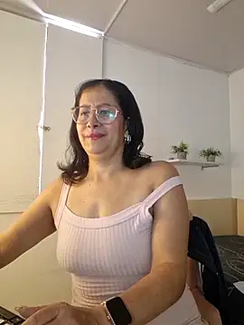 christy ant online show from April 2026 06:31:02 PM