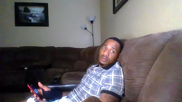 Snapshot of KingDes55 chatting on May 2026 11:02:01 PM KingDes55 online show from May 2026 11:02:01 PM