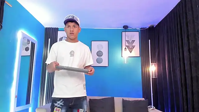 Oficial KingOfHeavens online show from April 2026 07:22:02 PM