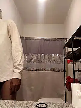 Snapshot of AverageAnt_ chatting on February 2026 05:00:01 AM AverageAnt online show from February 2026 05:00:01 AM