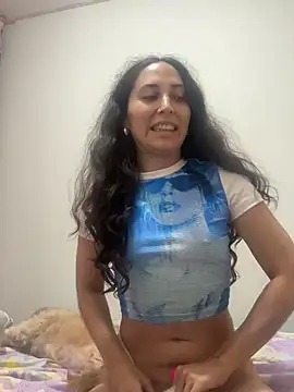 Snapshot of LatinDoll8 chatting on May 2026 05:25:01 AM LatinDoll8 online show from May 2026 05:25:01 AM