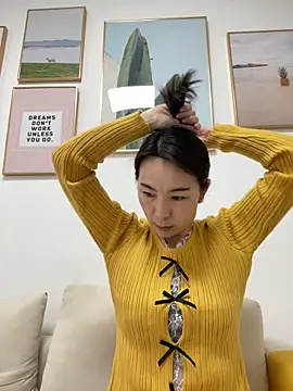 Snapshot of you-005 chatting on December 2025 02:07:02 AM you-005 online show from December 2025 02:07:02 AM