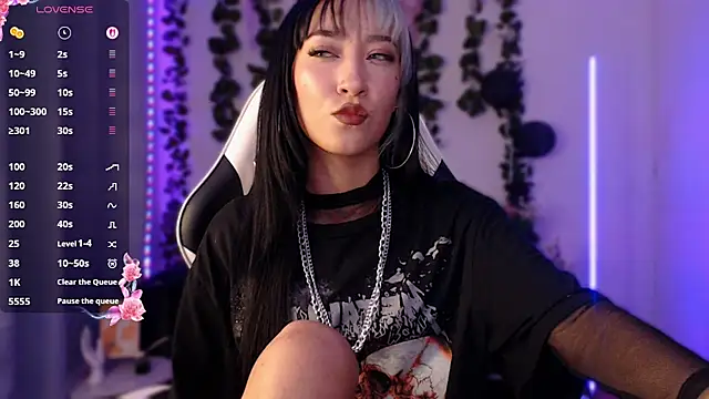 viicky r online show from March 2026 01:11:02 AM