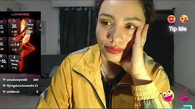 Snapshot of zoee_taiana chatting on December 2025 11:01:02 PM zoee taiana online show from December 2025 11:01:02 PM