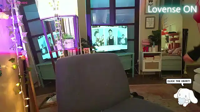 itscleomoon online show from April 2026 05:07:02 PM