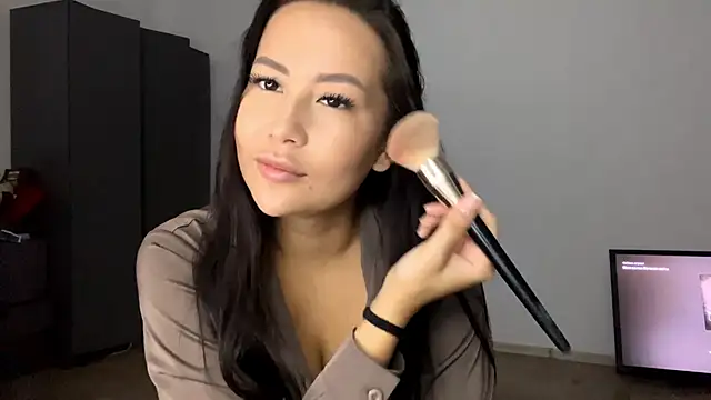 Snapshot of Your_Mel0dy chatting on December 2025 10:34:02 AM Your Mel0dy online show from December 2025 10:34:02 AM