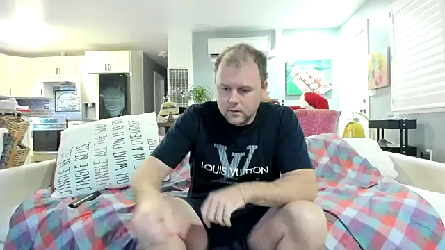 Snapshot of Studmuffin4you chatting on February 2026 12:18:01 AM Studmuffin4you online show from February 2026 12:18:01 AM