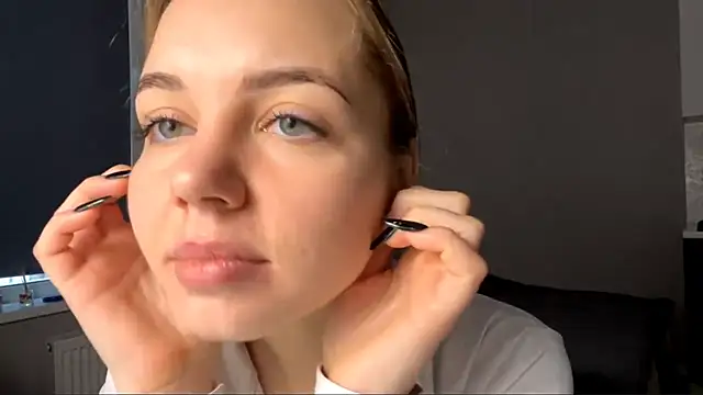 AliceQueenGirl online show from January 2026 12:22:02 PM