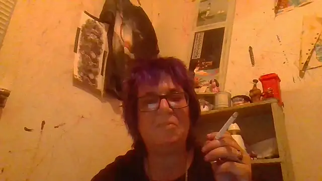Snapshot of becky1111 chatting on June 2026 10:40:02 AM becky1111 online show from June 2026 10:40:02 AM