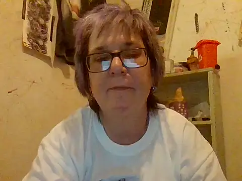 Snapshot of becky1111 chatting on June 2026 05:29:01 PM becky1111 online show from June 2026 05:29:01 PM