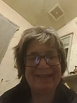 Snapshot of becky1111 chatting on July 2026 10:21:02 AM becky1111 online show from July 2026 10:21:02 AM