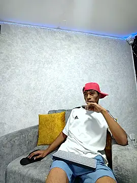 Snapshot of Yoim_Williams chatting on January 2026 04:48:02 AM Yoim Williams online show from January 2026 04:48:02 AM