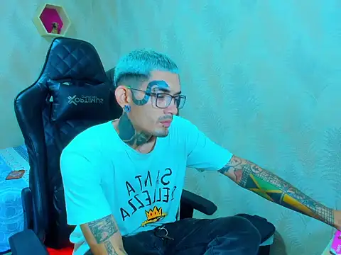 Boy tatto77 online show from January 2026 05:29:02 PM