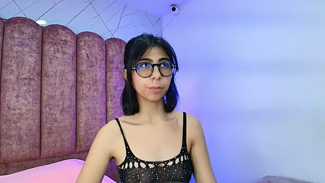 Snapshot of EllieBloom chatting on January 2026 06:42:02 PM EllieBloom online show from January 2026 06:42:02 PM