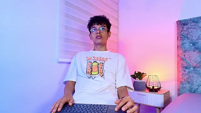 maxfrost 1 online show from January 2026 07:26:02 PM