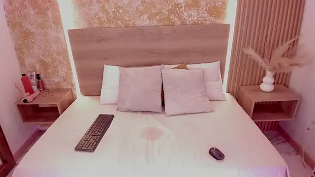 amber  ferrera online show from January 2026 07:45:01 PM