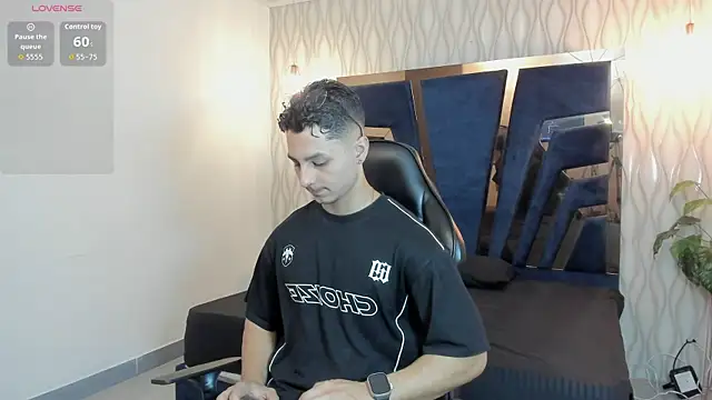 Noah Clarkk online show from April 2026 05:21:01 PM