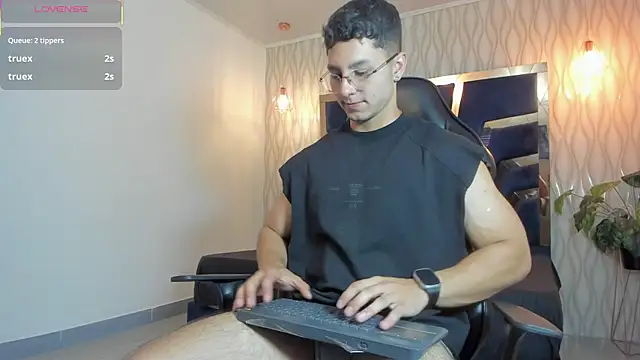 Noah Clarkk online show from April 2026 05:18:01 PM