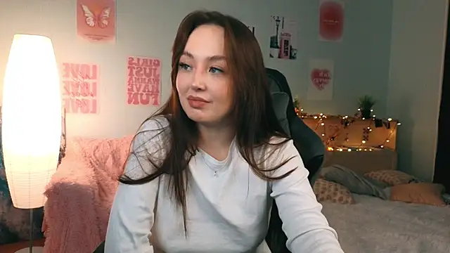 Snapshot of fallin_lovee chatting on January 2026 07:27:01 PM fallin lovee online show from January 2026 07:27:01 PM