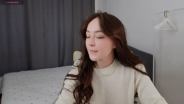 fallin lovee online show from March 2026 01:29:02 PM