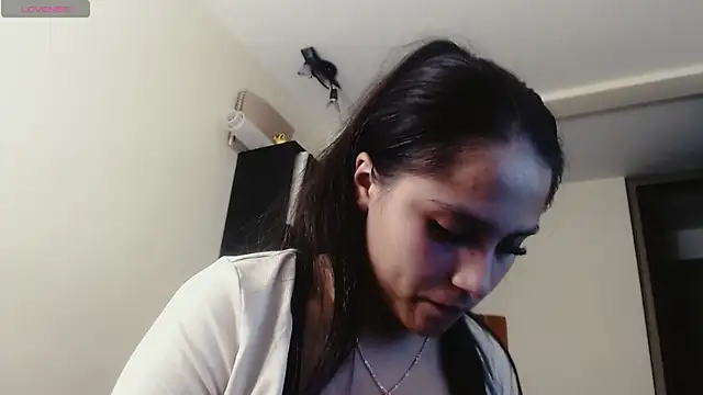 Agatha Dubois4  online show from April 2026 12:34:01 AM