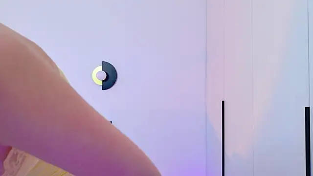 MidnightLily  online show from April 2026 02:20:02 AM