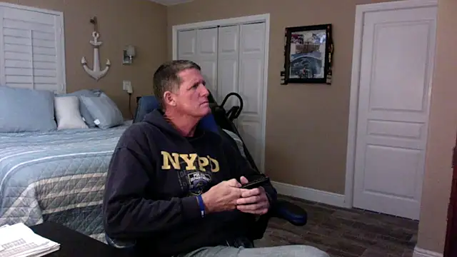 Snapshot of lvnlarge chatting on February 2026 09:46:02 PM lvnlarge online show from February 2026 09:46:02 PM