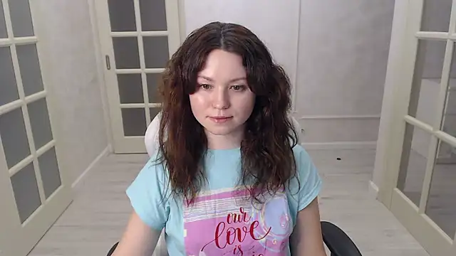 Snapshot of LondonMiley chatting on December 2025 08:05:01 PM LondonMiley online show from December 2025 08:05:01 PM