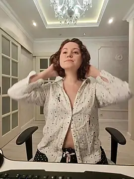 Snapshot of LondonMiley chatting on February 2026 03:11:01 PM LondonMiley online show from February 2026 03:11:01 PM