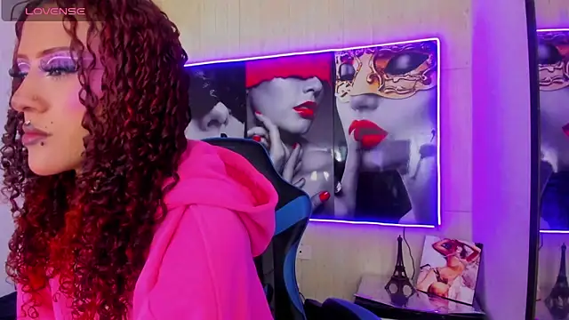 Snapshot of dolly_boob chatting on January 2026 05:10:02 AM dolly boob online show from January 2026 05:10:02 AM