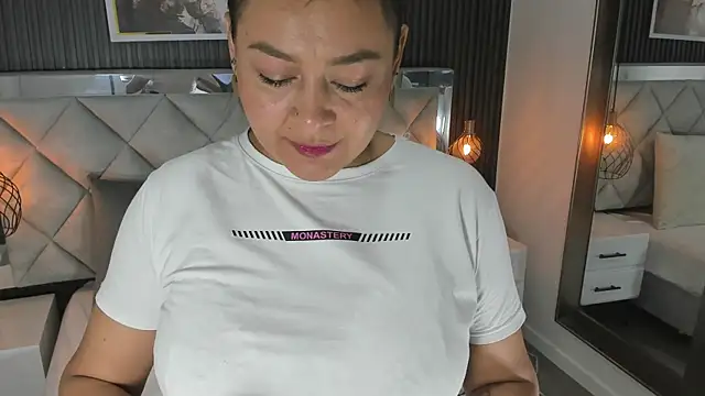 Snapshot of Susan_Sexy_Milf chatting on January 2026 11:57:02 AM Susan Sexy Milf online show from January 2026 11:57:02 AM