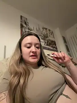 LilyLuck  online show from February 2026 10:24:01 PM