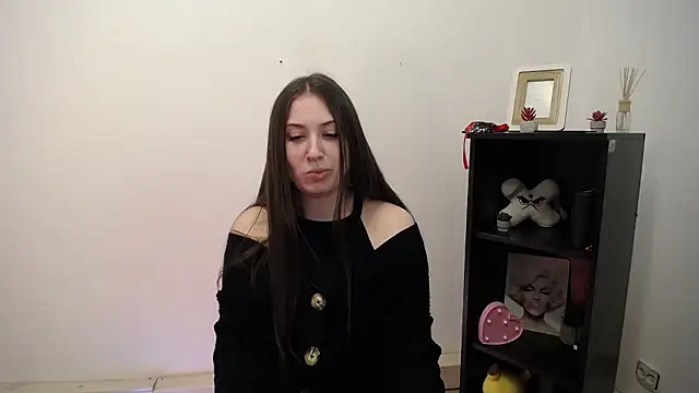 Snapshot of Angel_sileniaaa_ chatting on January 2026 12:07:02 PM Angel sileniaaa online show from January 2026 12:07:02 PM