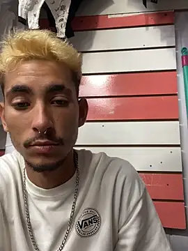 Snapshot of GuioficialBr chatting on February 2026 02:27:02 PM GuioficialBr online show from February 2026 02:27:02 PM