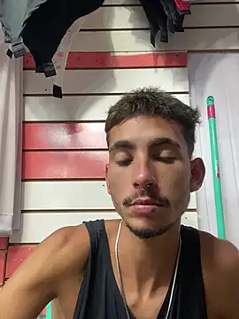 Snapshot of GuioficialBr chatting on February 2026 05:35:01 PM GuioficialBr online show from February 2026 05:35:01 PM