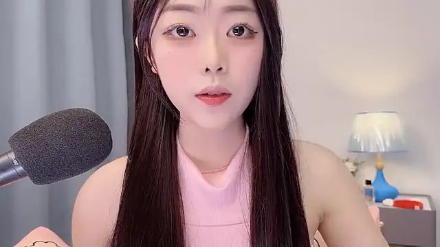 smalldaisy online show from April 2026 02:45:01 AM