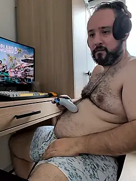 Snapshot of Hairy_bear86 chatting on January 2026 08:32:02 PM Hairy bear86 online show from January 2026 08:32:02 PM